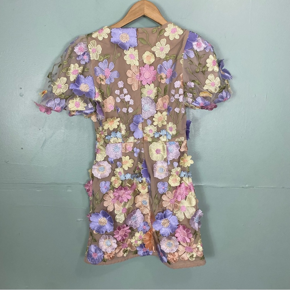 Elliatt Anthea Floral Embroidered Dress Mini Embellished 3D Applique Small - Picture 9 of 12